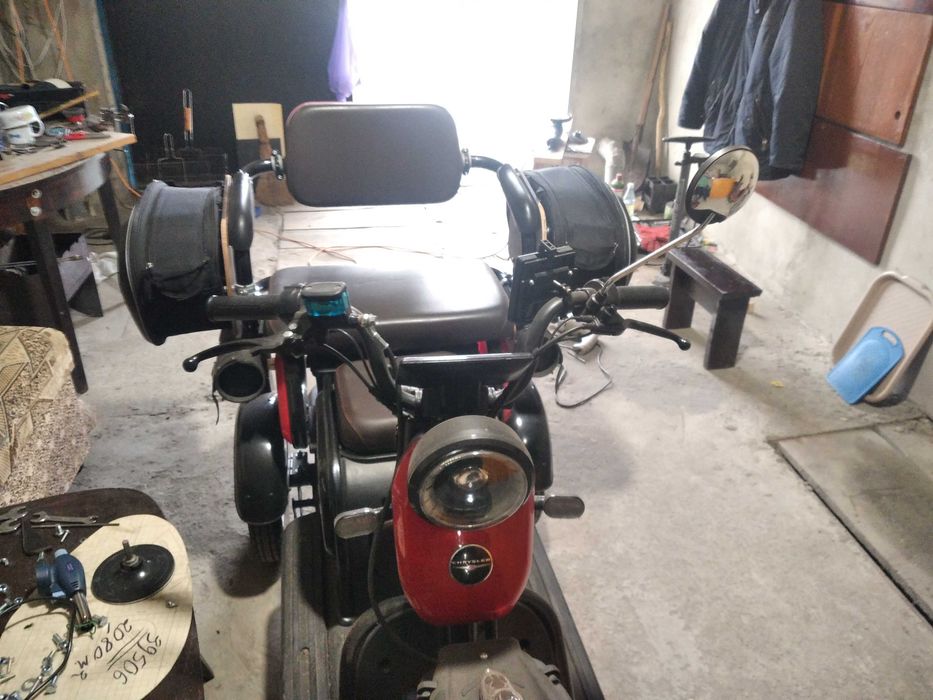 Продам електроскутер трьохколісній.