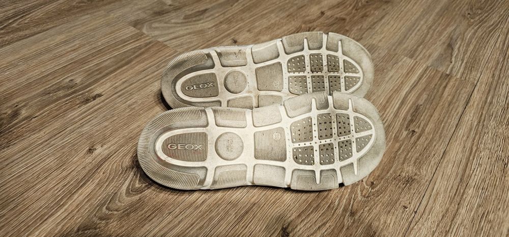 Geox damskie buty sportowe rozmiar 39 wkładka 25cm używane