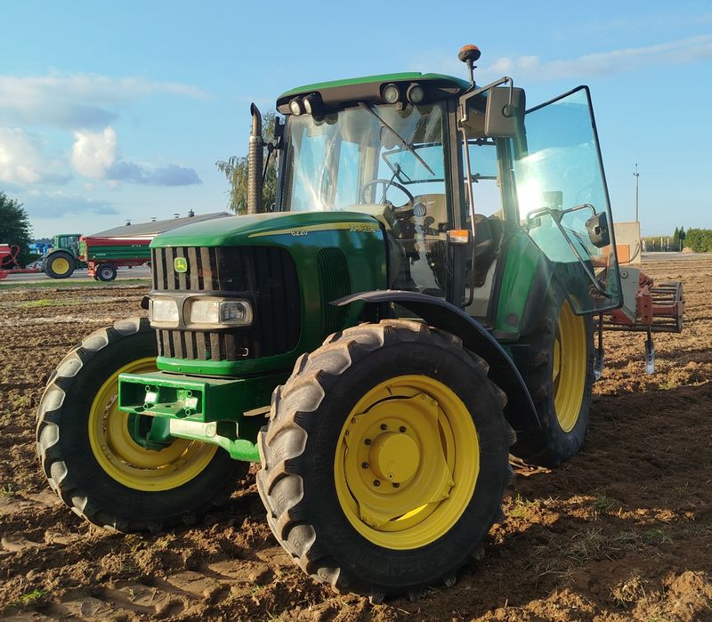 John Deere 6220, 6320, 6420