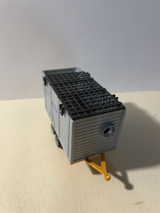 Reboque da Siku como novo