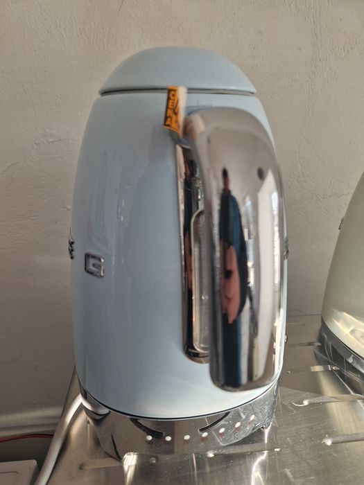 Czajnik SMEG z reg. temperatury