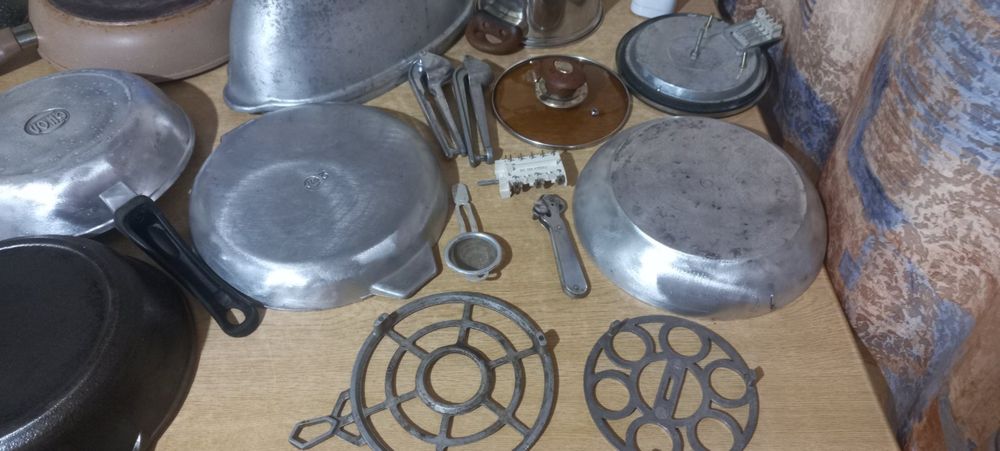 Алюмінієвий та чавунний посуд: сковорідки/гусятниця/пельменниця та ін