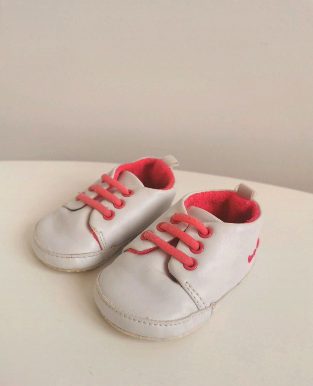 Trampki niemowlęce buciki dla dziewczynki kapcie niechodki tenisówki