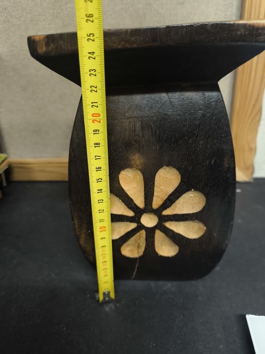 Vaso Rústica em Madeira Esculpida com Entalhes Flo. 
venda esta peça d