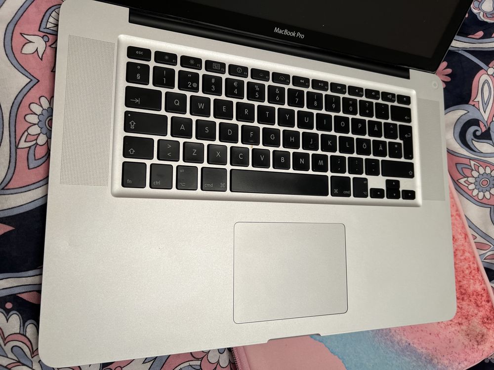 MacBook Pro 15” 4gb
