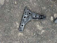Jetta mk7 кріплення заднього бампера праве 17A807394