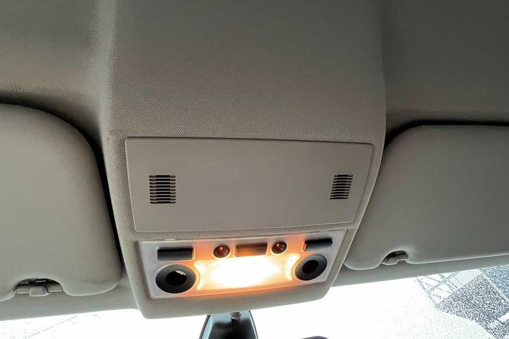 BMW 520I 2004 року