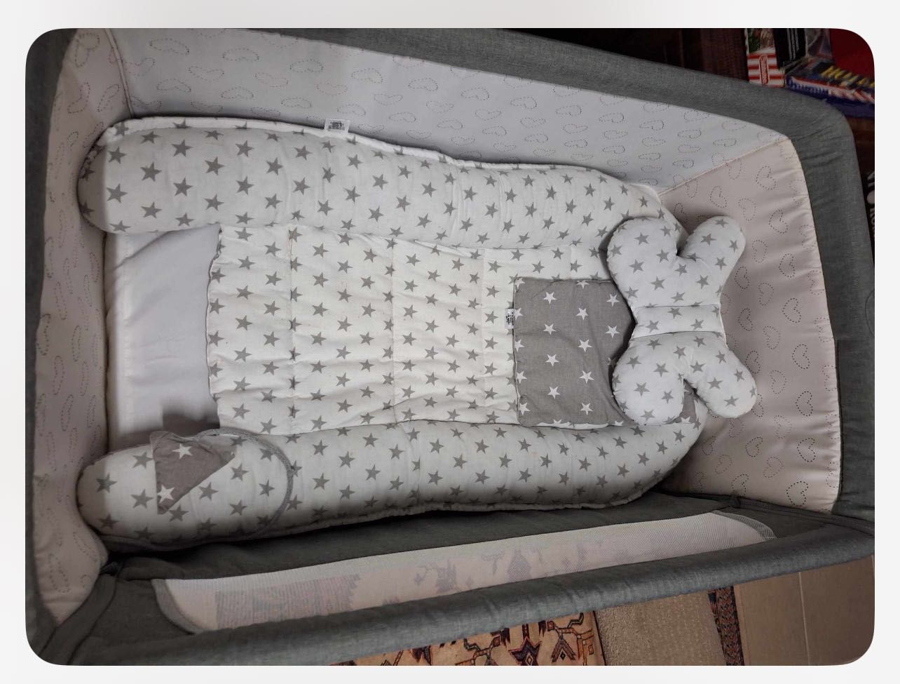 Next to me oferta de ninho com almofada