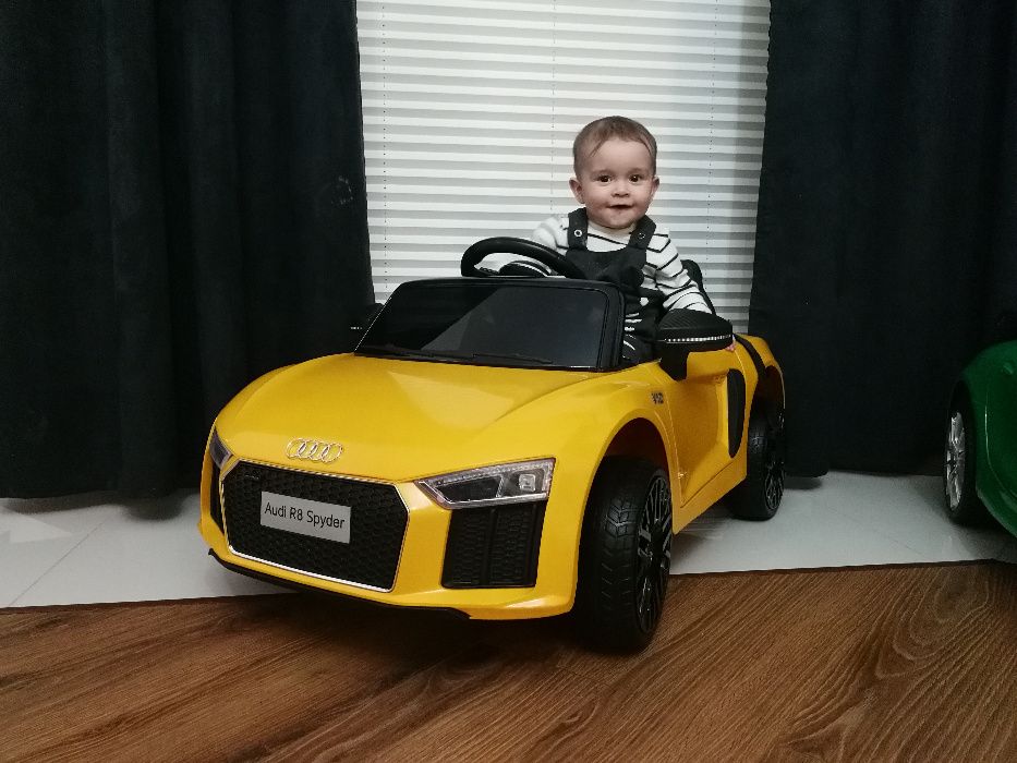 Auto na akumulator AUDI R8 Spyder