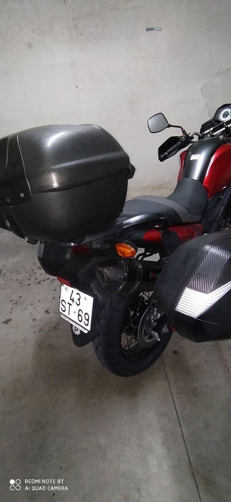 Suzuki v, storm 650