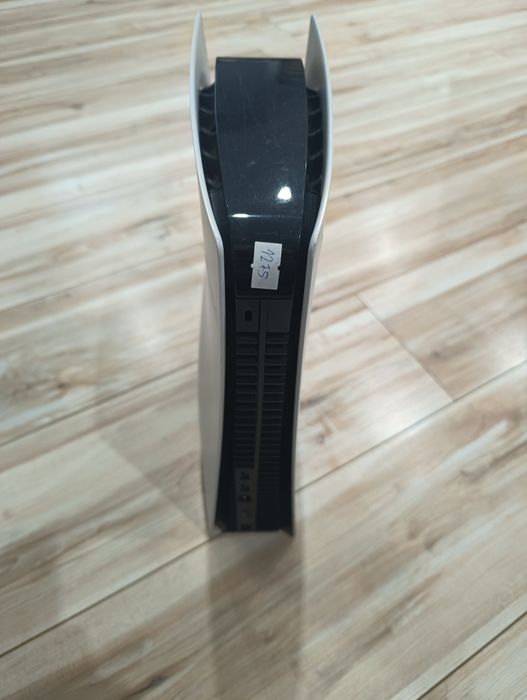 Konsola PlayStation 5 z napędem