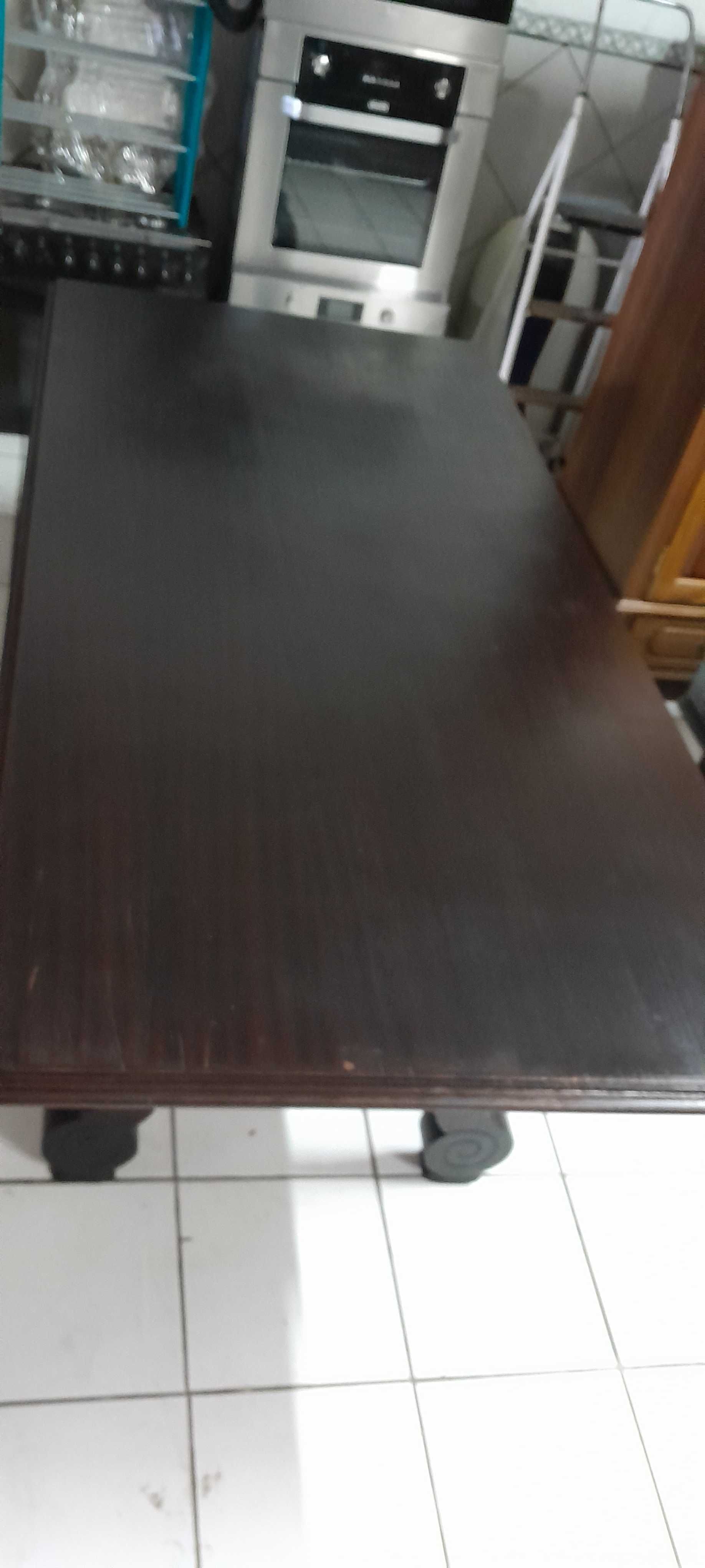 Mesa de jantar e 8 cadeiras