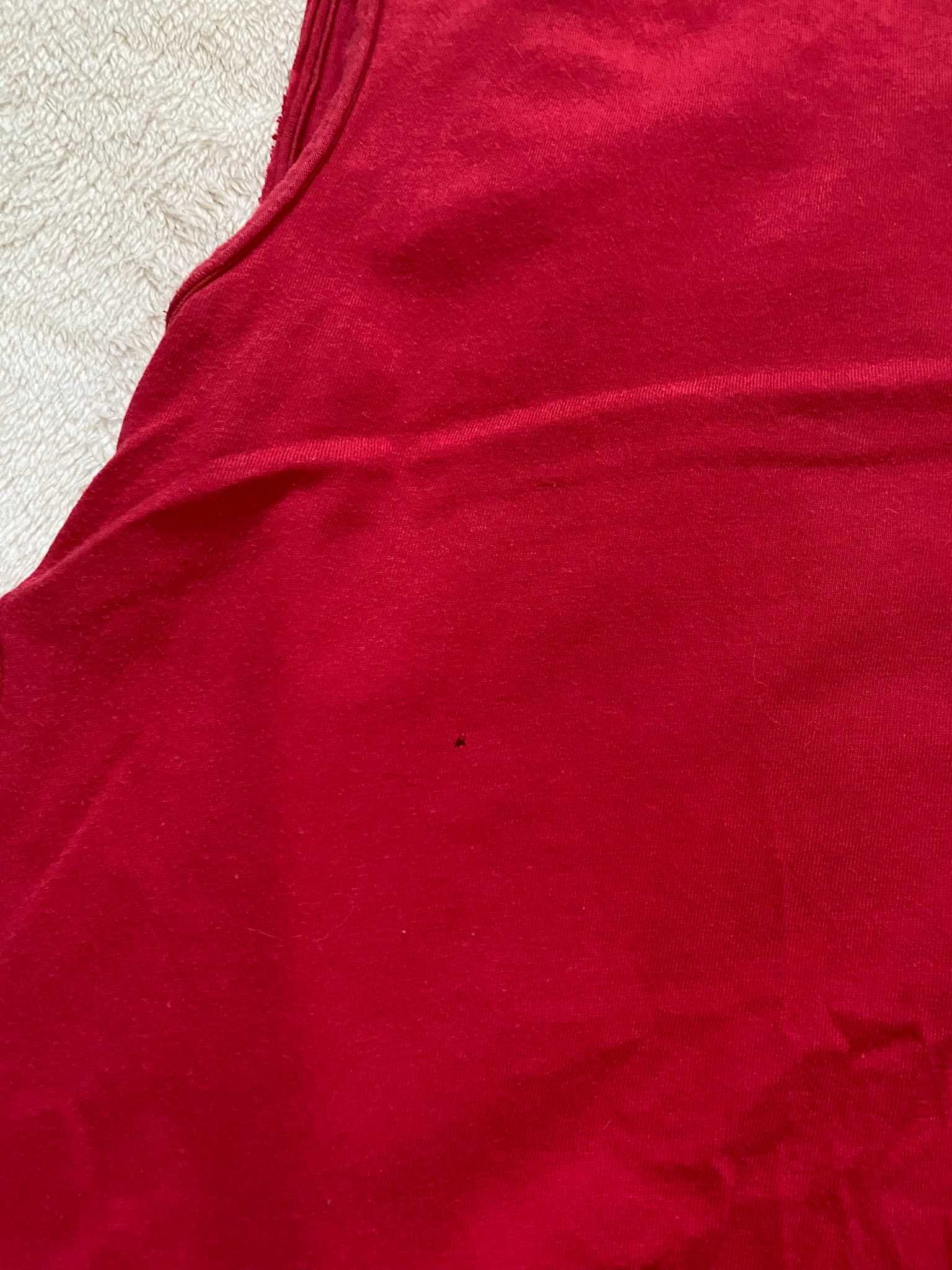Czerwona koszulka na ramiączkach z nadrukiem pies mops - rozm. 140