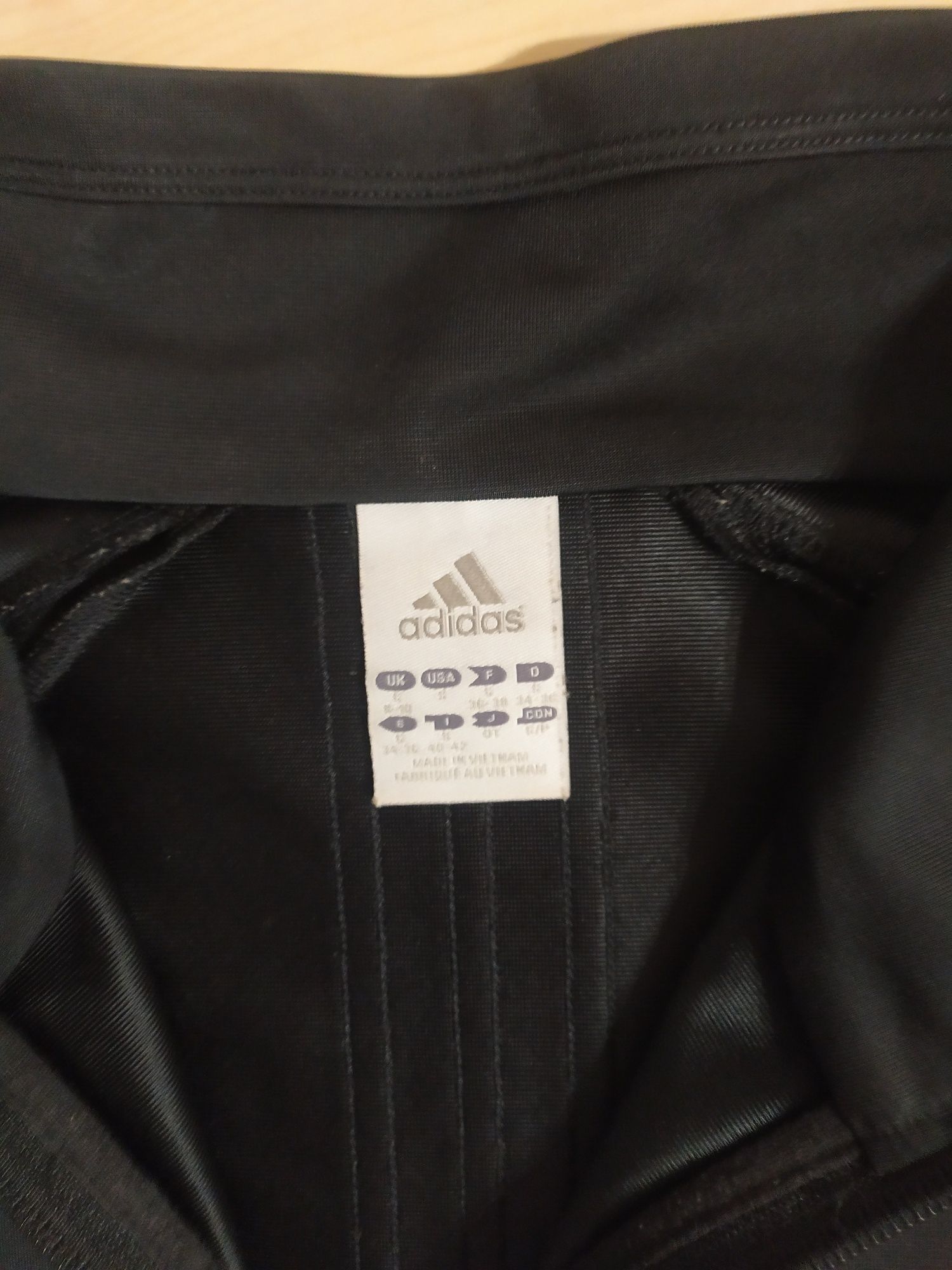 Женский спортивный костюм размер S,Adidas оригинал.