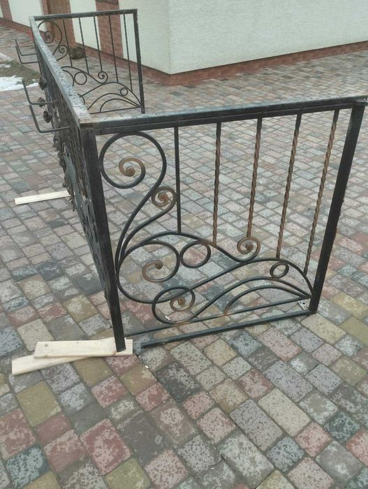 Балкон кована огорожа