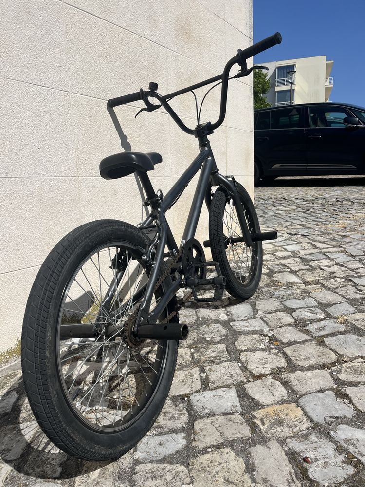 Bicicleta BMX aro 20 em ótimo estado