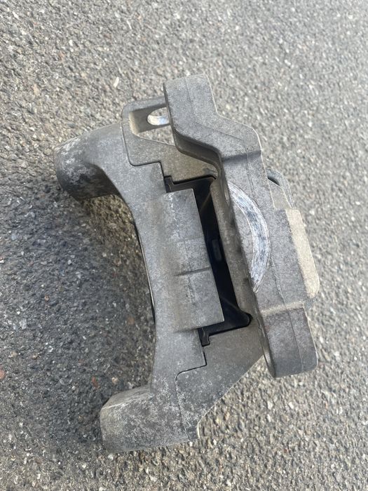 Подушка двигуна  оригінал chevrolet volt1 2011-2015 подушка двигателя