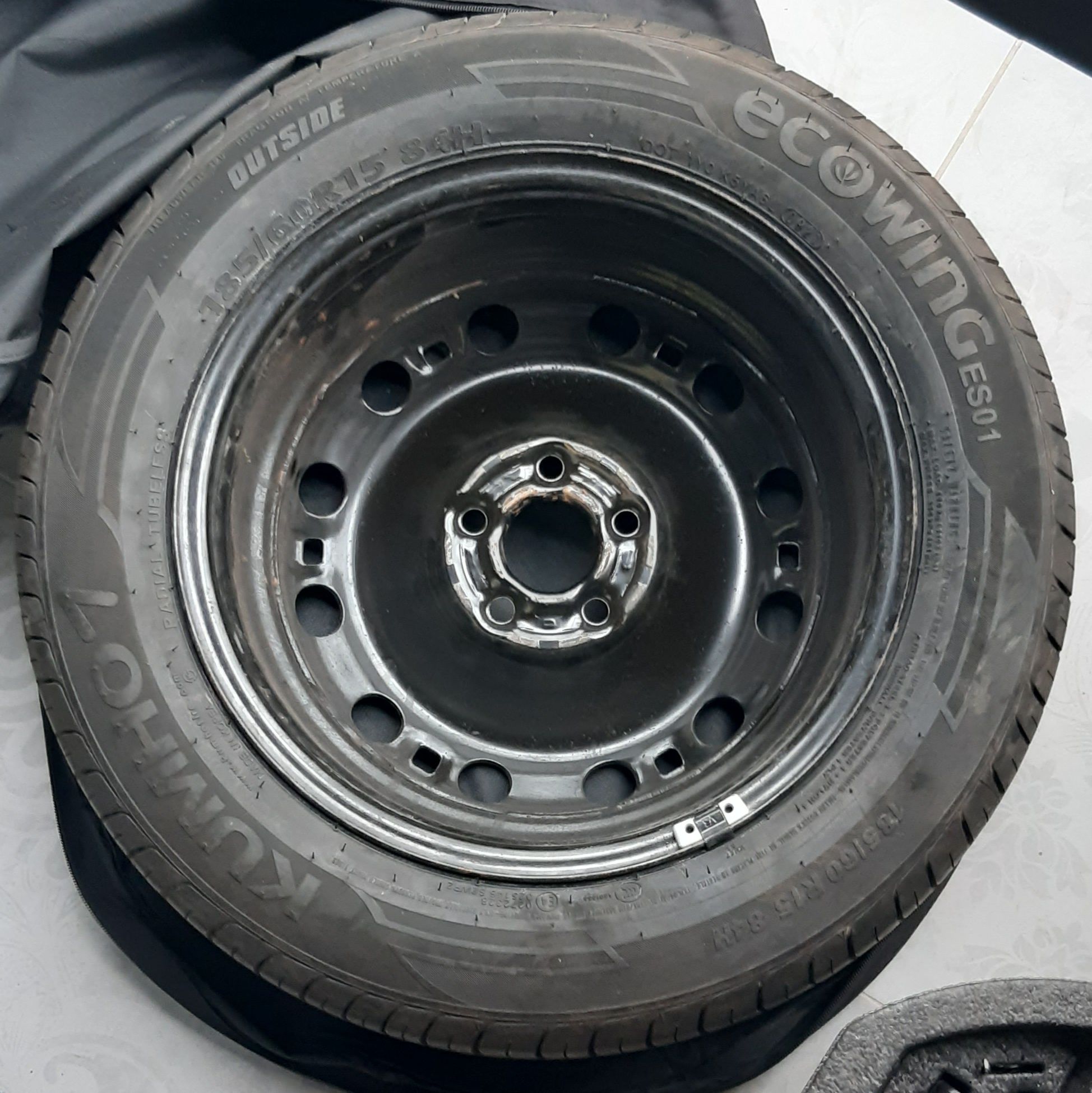 2 nowe koła 185/60 R15 KUMHO / felgi Skoda