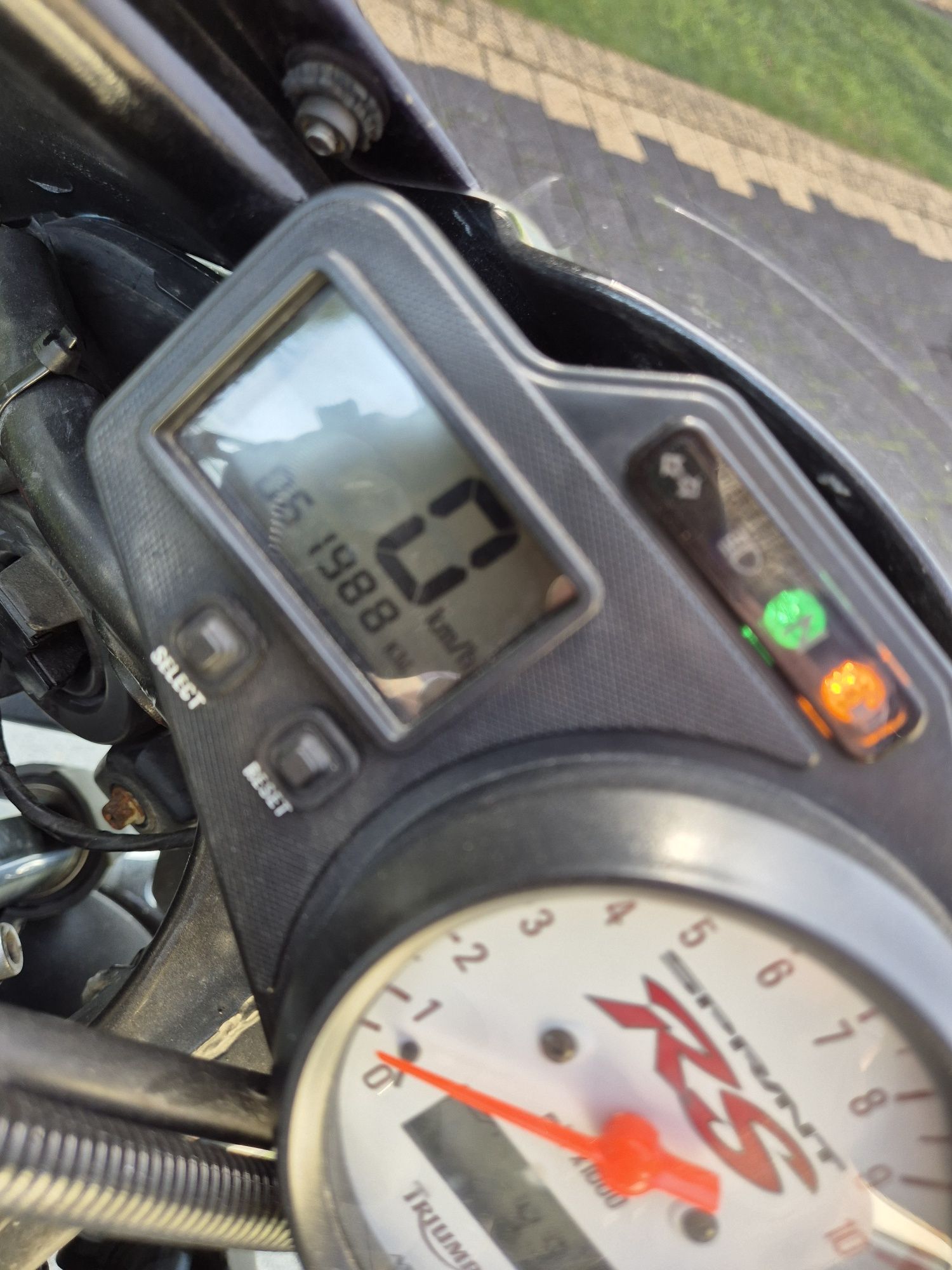 Motocykl Triumph 955i RS 120KM 2004r 62000km przebiegu