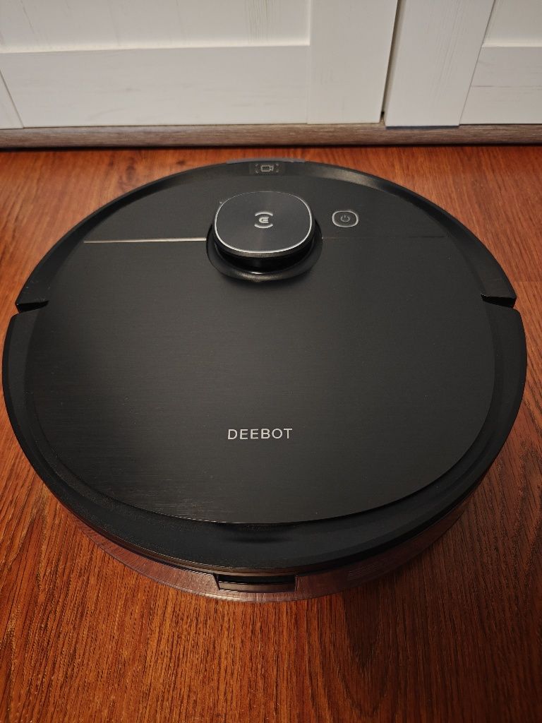 Zestaw, robot sprzątający Ecovans Deebot Ozmo T8 AIVI + stacja dokując