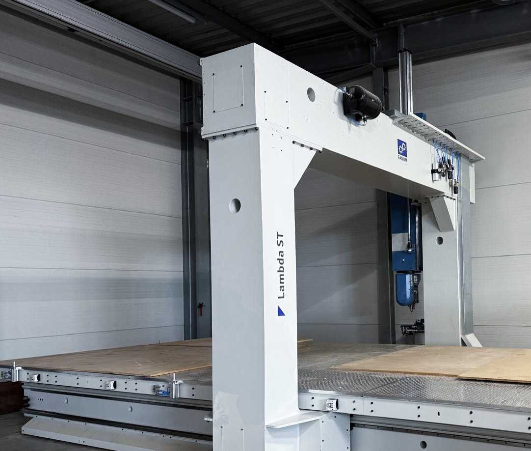 Usługi CNC – 5 osi, ogromny stół 8000×3000 mm – cięcie i frezowanie