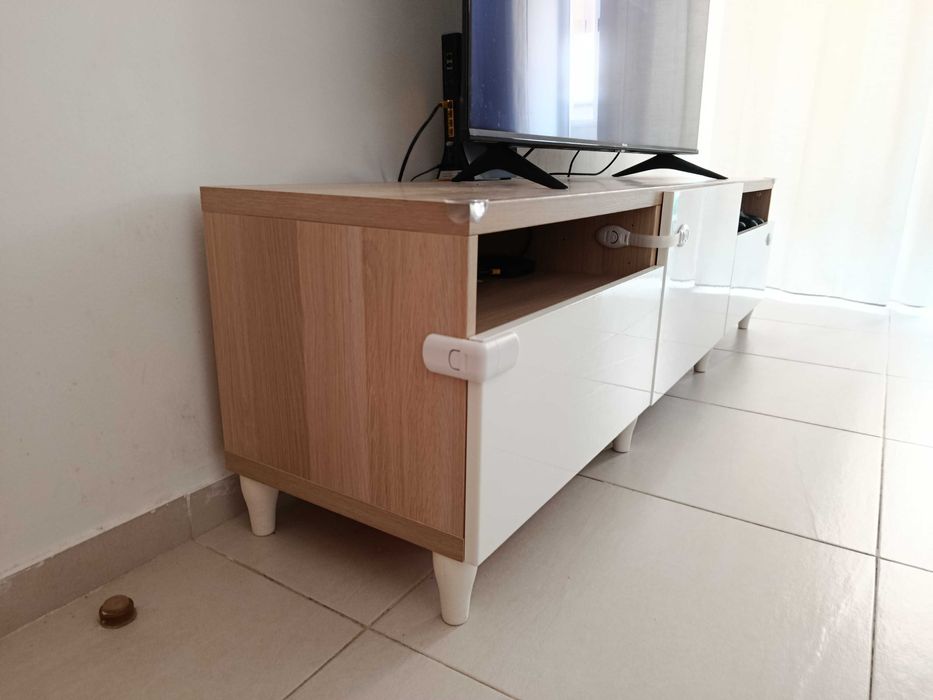 Móvel TV BESTA branco/carvalho - 180cm