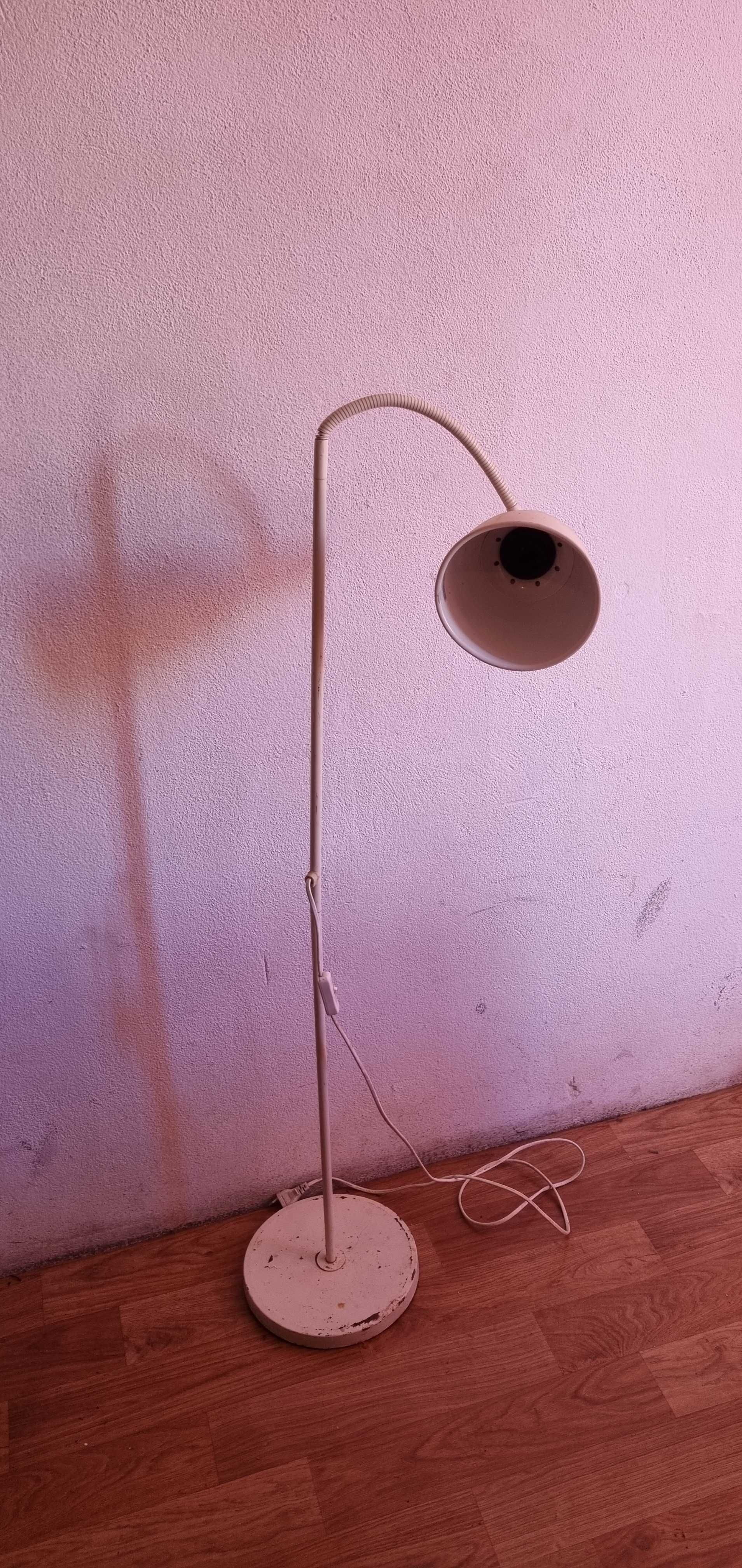 Candeeiro Antigo de pé para pequeno restauro