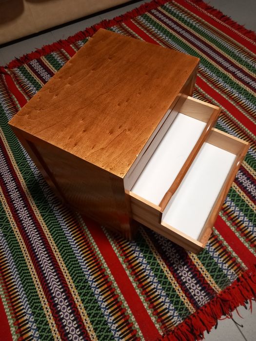 Bloco de cavetas de madeira envernizada