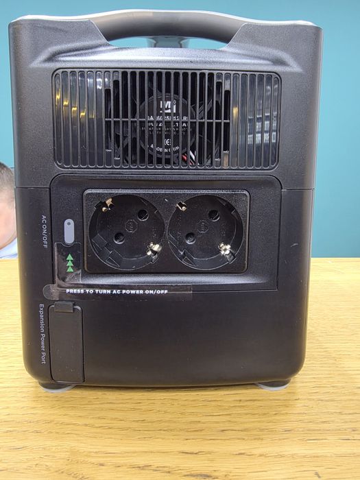 Продам Ecoflow river pro 700w