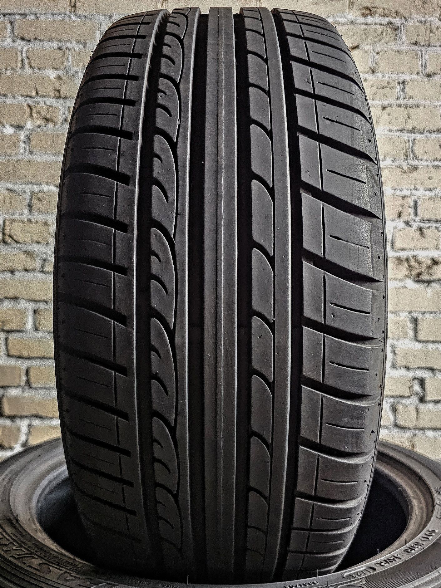 Шини 225/45r17 Dunlop | 8mm | 2023 | Germany | Преміум | Стан нових