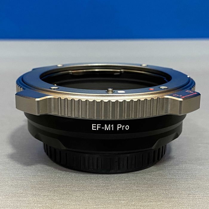 Adaptador de AF Viltrox EF-M1 Pro (Canon EF - Micro 4/3) - NOVO