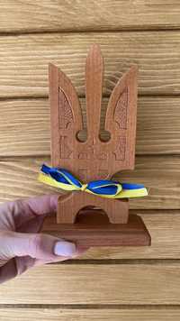 Герб України тризуб дерев'яний на підставці, подарунок патріоту