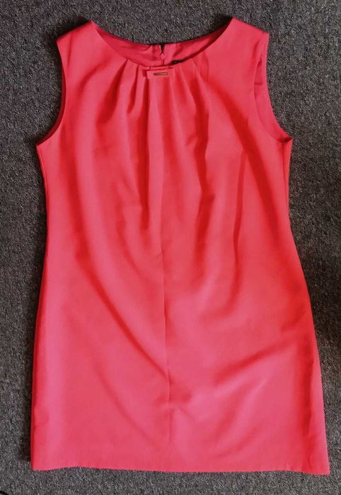 Elegancka jasno czerwona sukienka r. 50/52