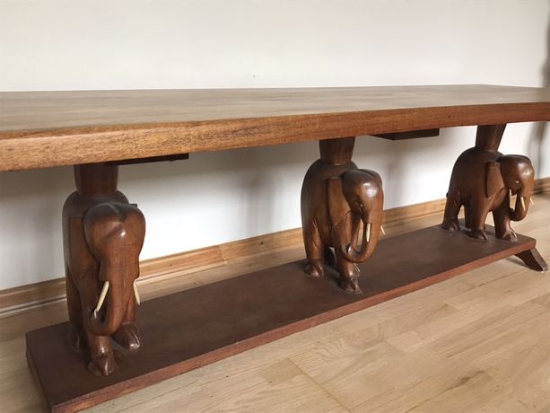 Drewniany stół afrykański