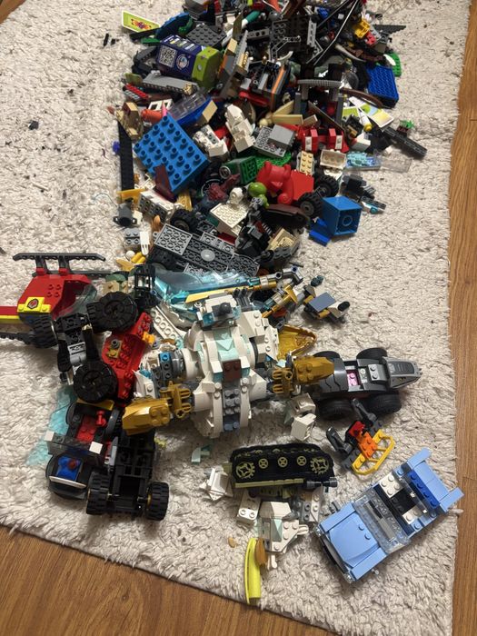 Продаю лего конструктор.