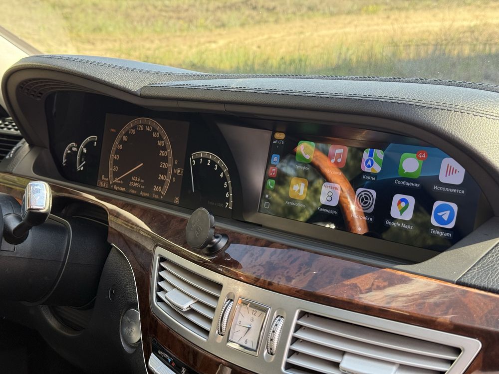 Mersedes Benz s class w221 s550