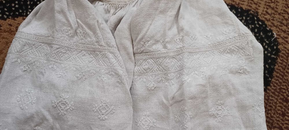 Вишиванка старовинна білим по білому