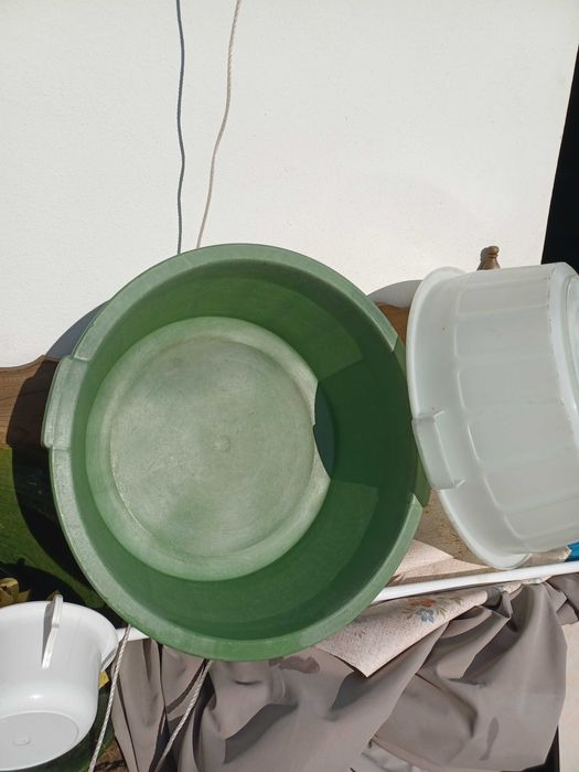 Bacias de plástico Grandes