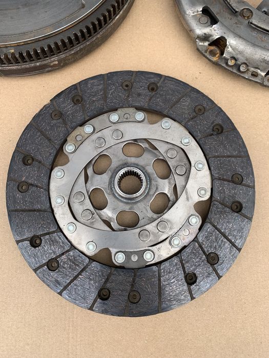 Koło dwumasowe tarcza docisk SACHS 1.9 TDI 105KM BXE BKC Golf V Touran