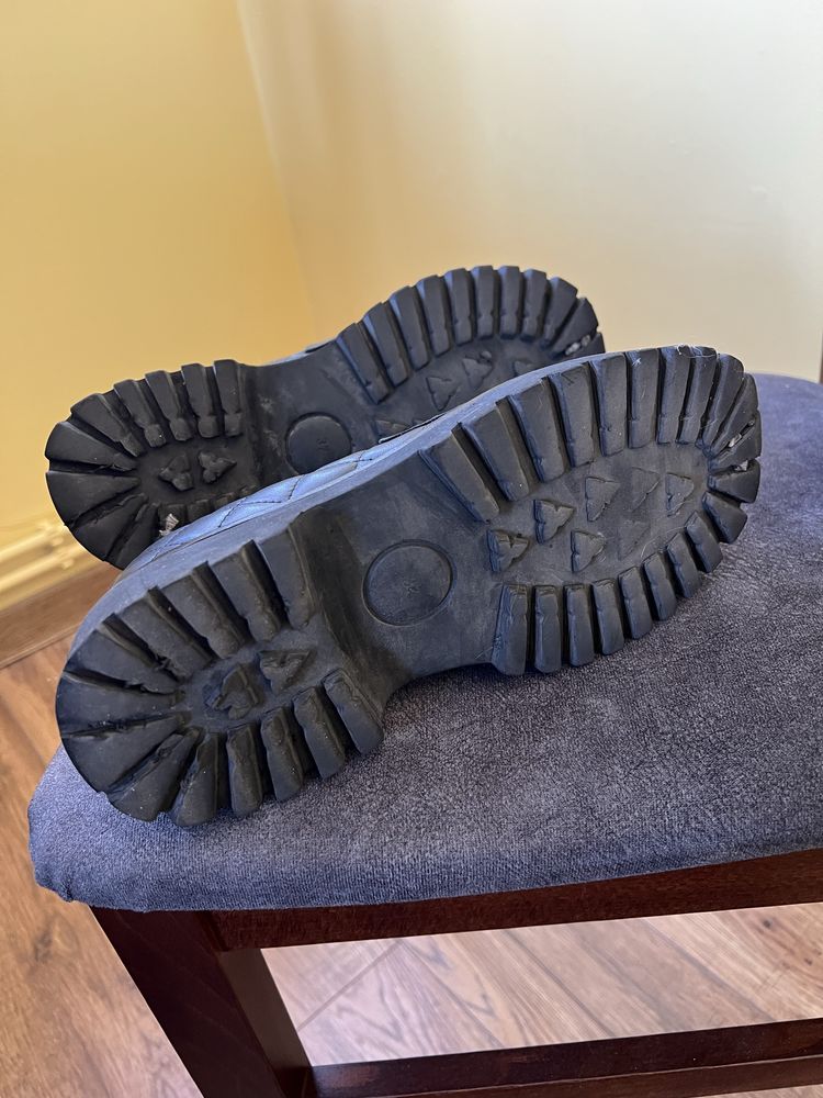 Mokasyny loafersy półbuty Tuffoni czarne na platformie r.37