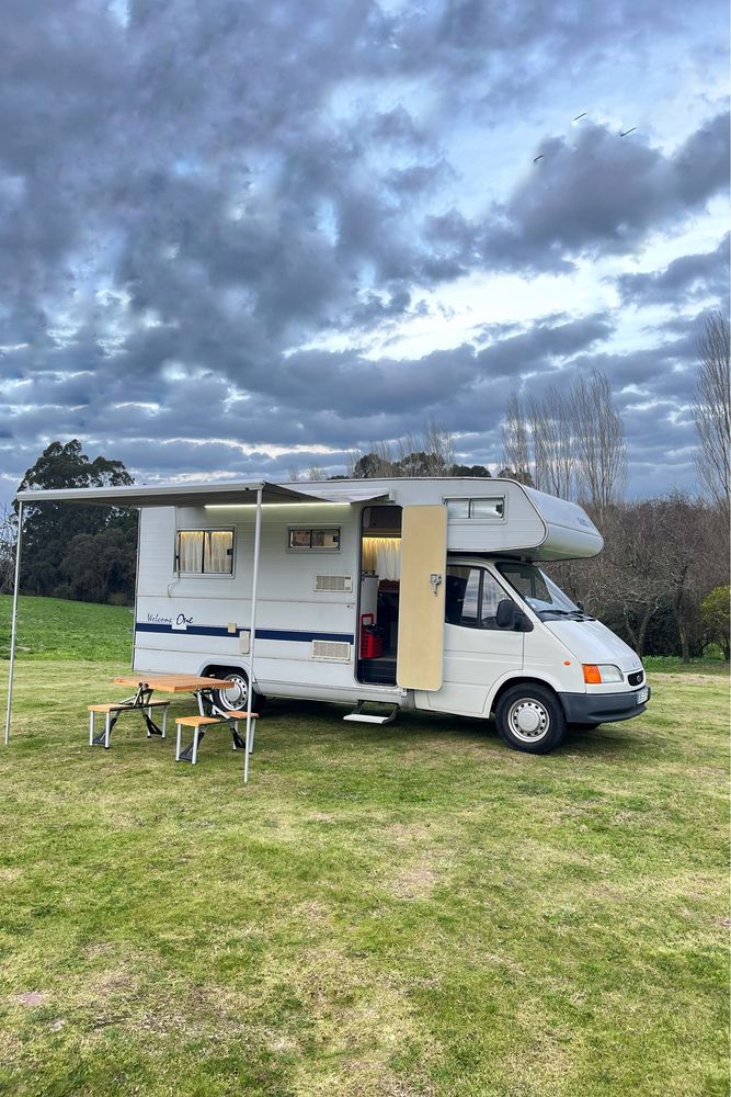 Autocaravana Ford Transit Chausson Bifuel de Fábrica
