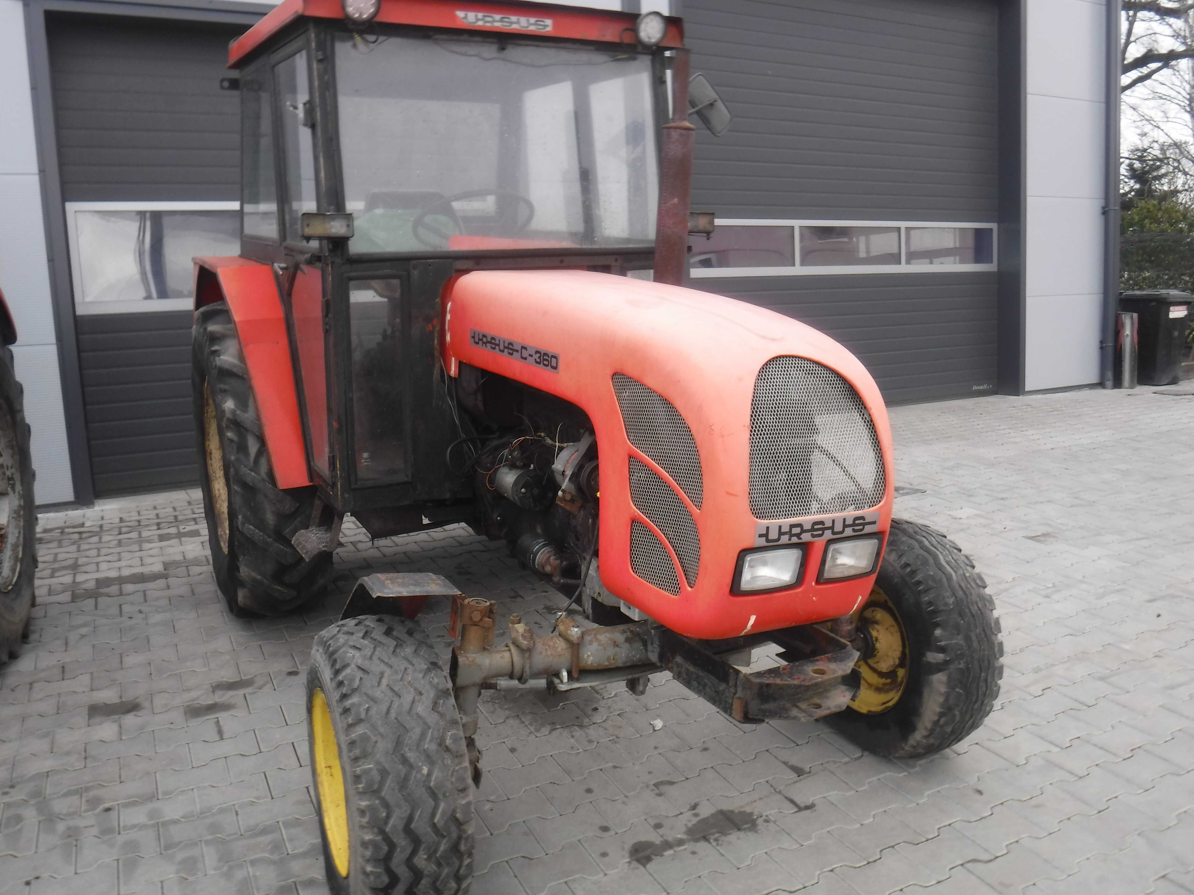 Ciągnik Ursus C360 .