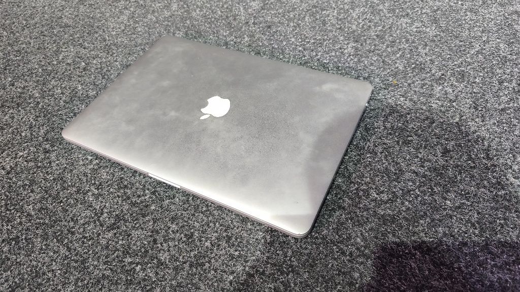 Apple MacBook Pro 15” (2015) | i7 / 16GB / 512GB