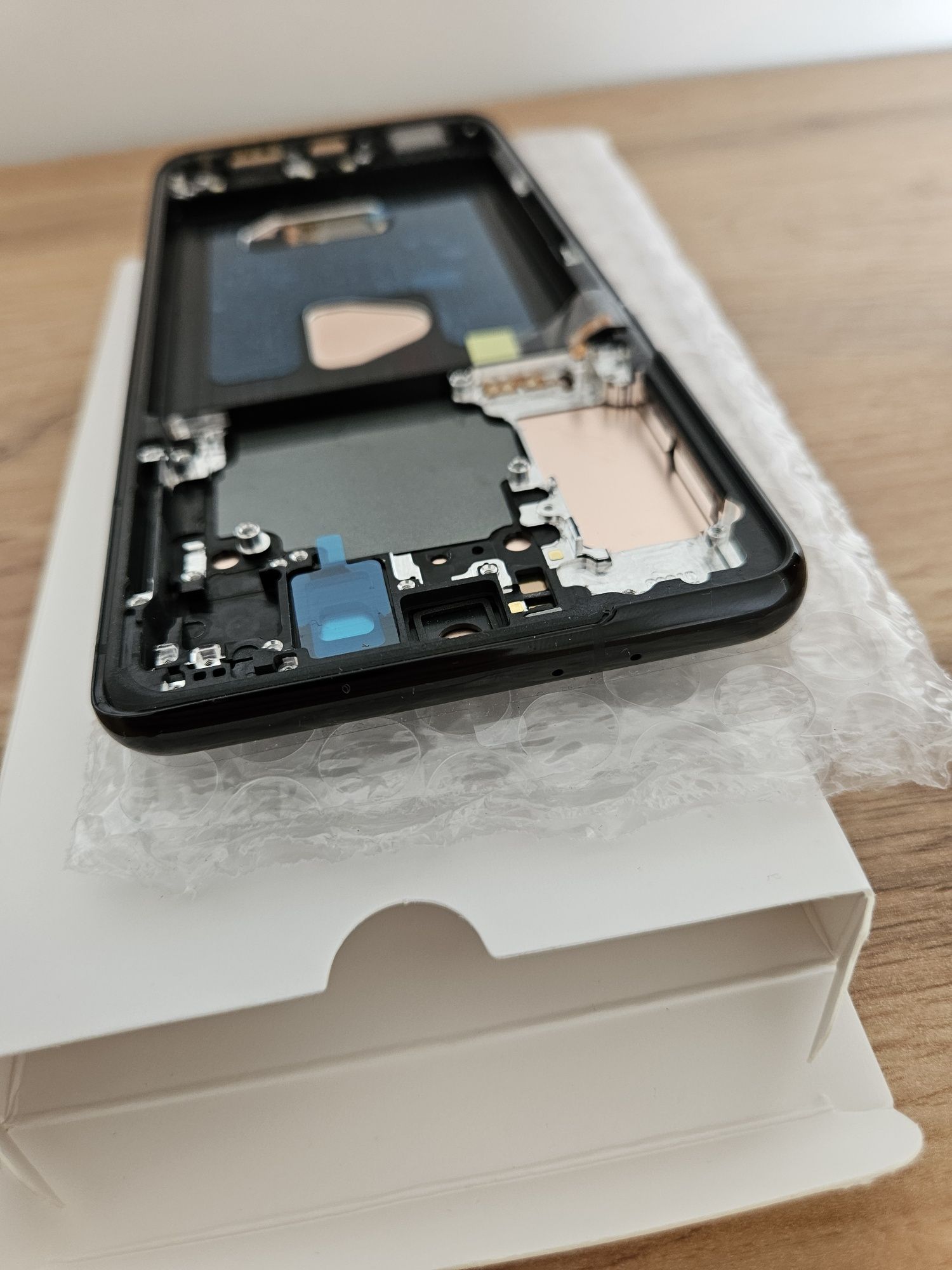 Новий дисплей екран з рамкою на Samsung s21 plus