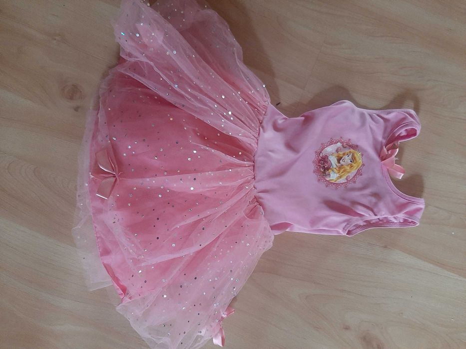 Sprzedam strój księżniczki/baletnicy na bal karnawałowy na wiek 5/6lat