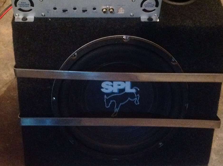 Subwoofer Soundstream SPL Mule 500 Watts + Amplificador