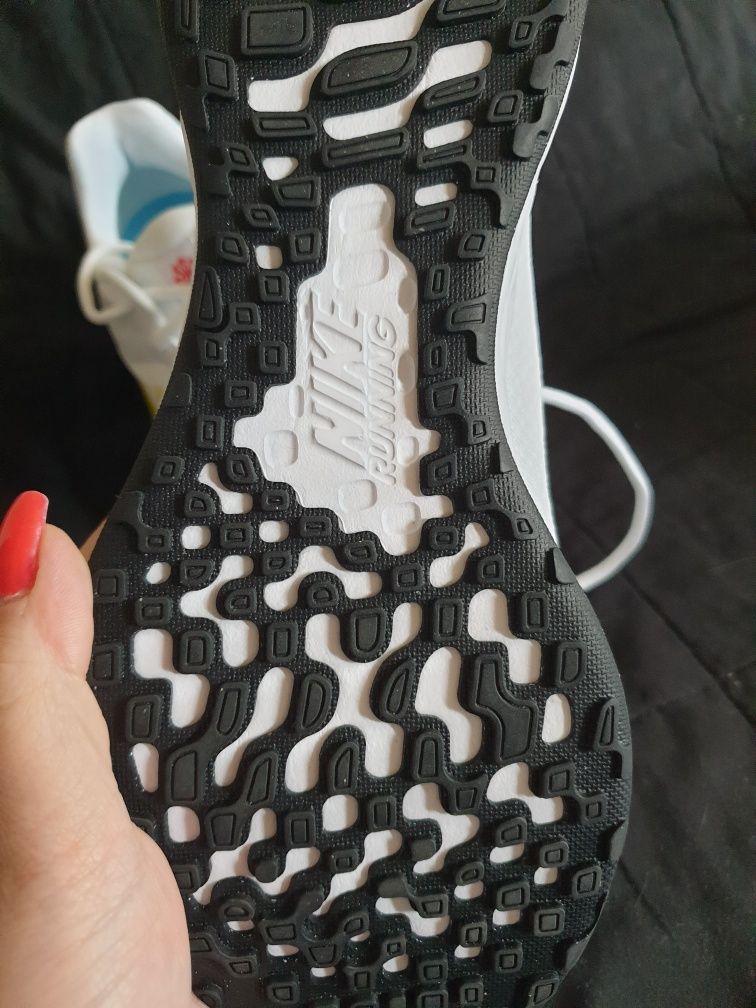 Жіночі кросівки  Nike 24,5 см, кросовки