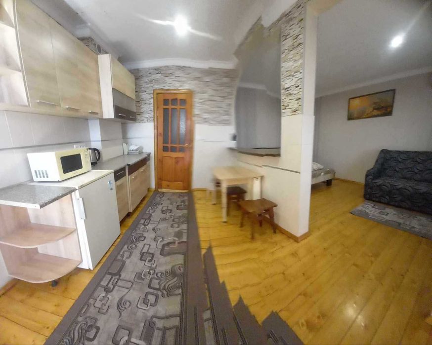 В центрі  міста подобова оренда квартири.