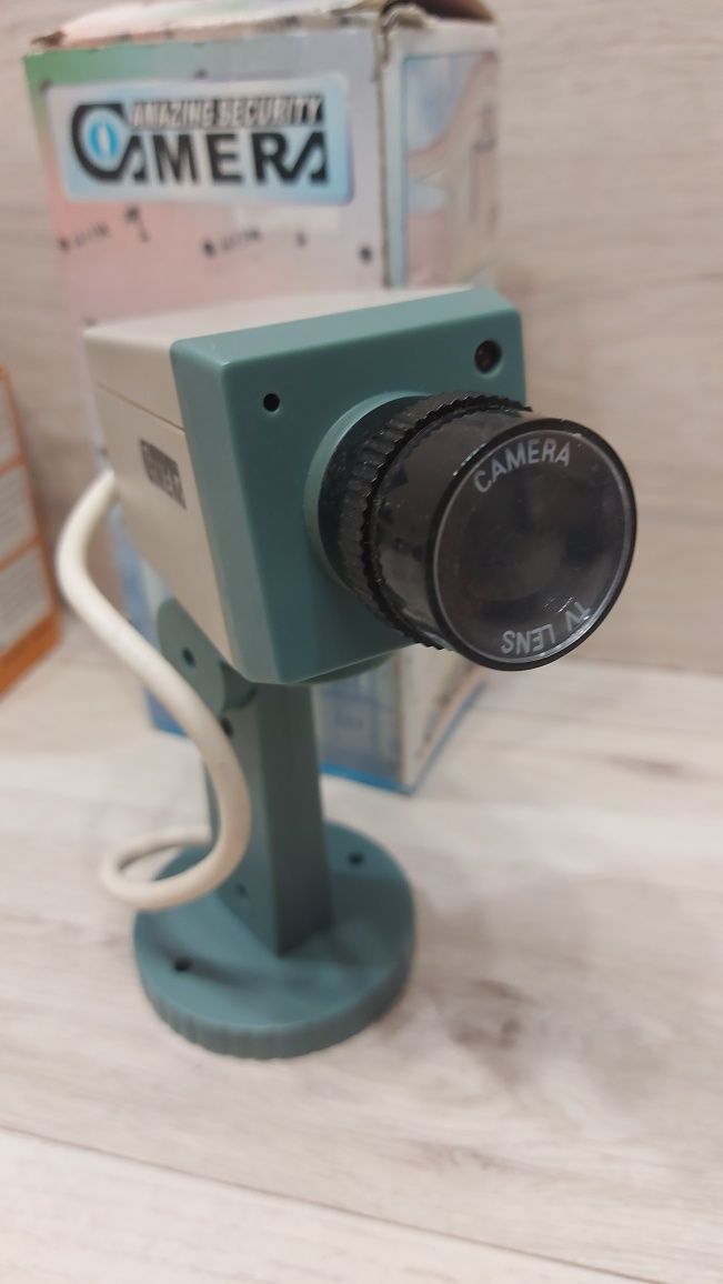 Kamera do monitoringu atrapa na baterię