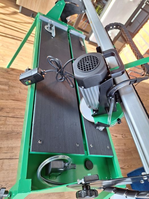 Wynajem, przecinarka na wodę do płytek, osuszacz powietrza, piła ukos